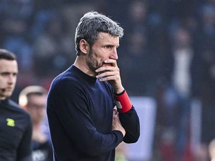 נתן לבטאיי את ההזדמנות בהרכב. ואן בומל (getty) נתן לבטאיי את ההזדמנות בהרכב. ואן בומל (getty)