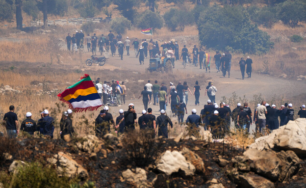 דרוזים חוצים את הגבול לכיוון סוריה (צילום: אייל מרגולין, פלאש 90)