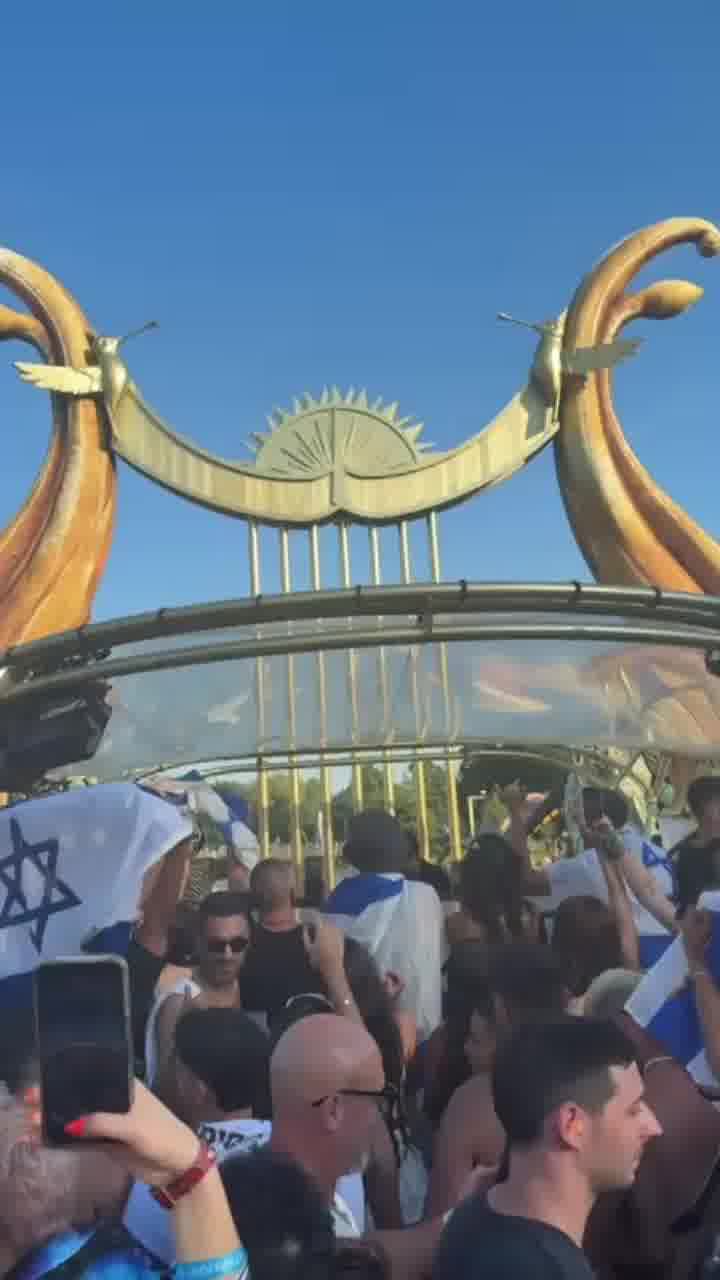 ״הגשמתי חלום״: ג׳וזי מנגן בטומרולנד