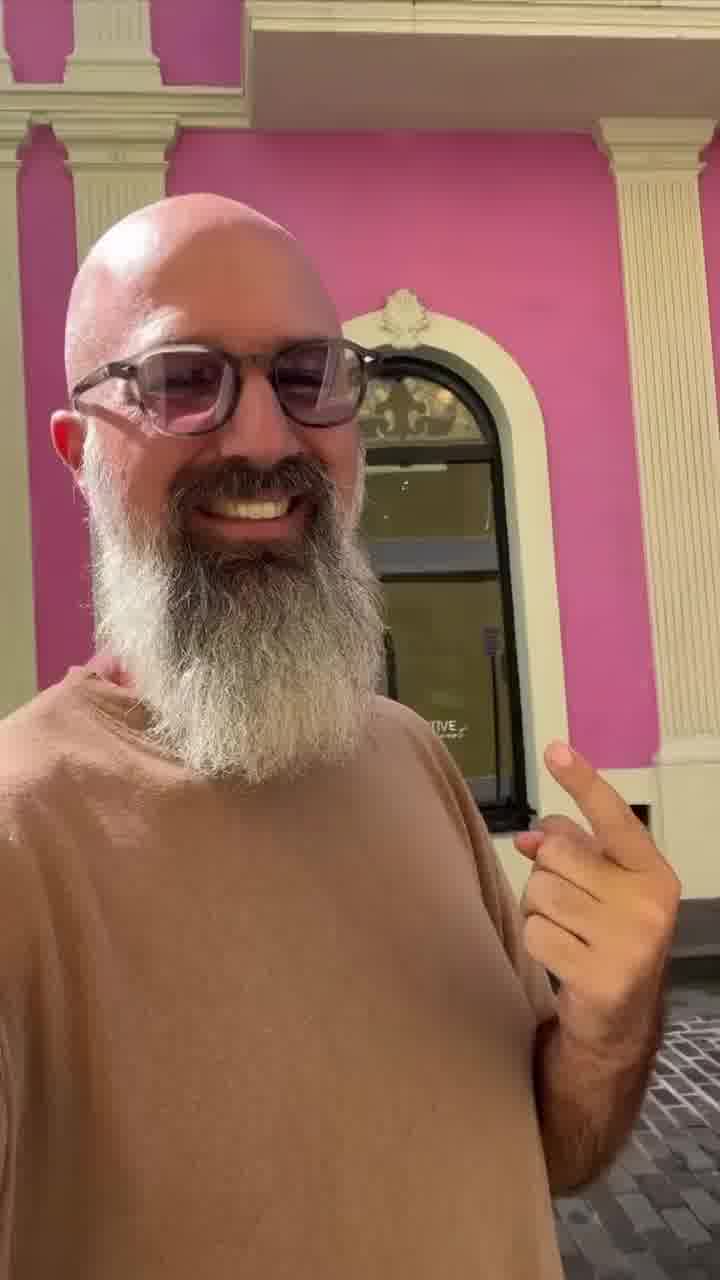 דורון מדלי נחת בפוארטו ריקו להופעה של באד באני ועושה קצת סדר סביב הטירוף הלטיני הכי גדול היום בעולם
