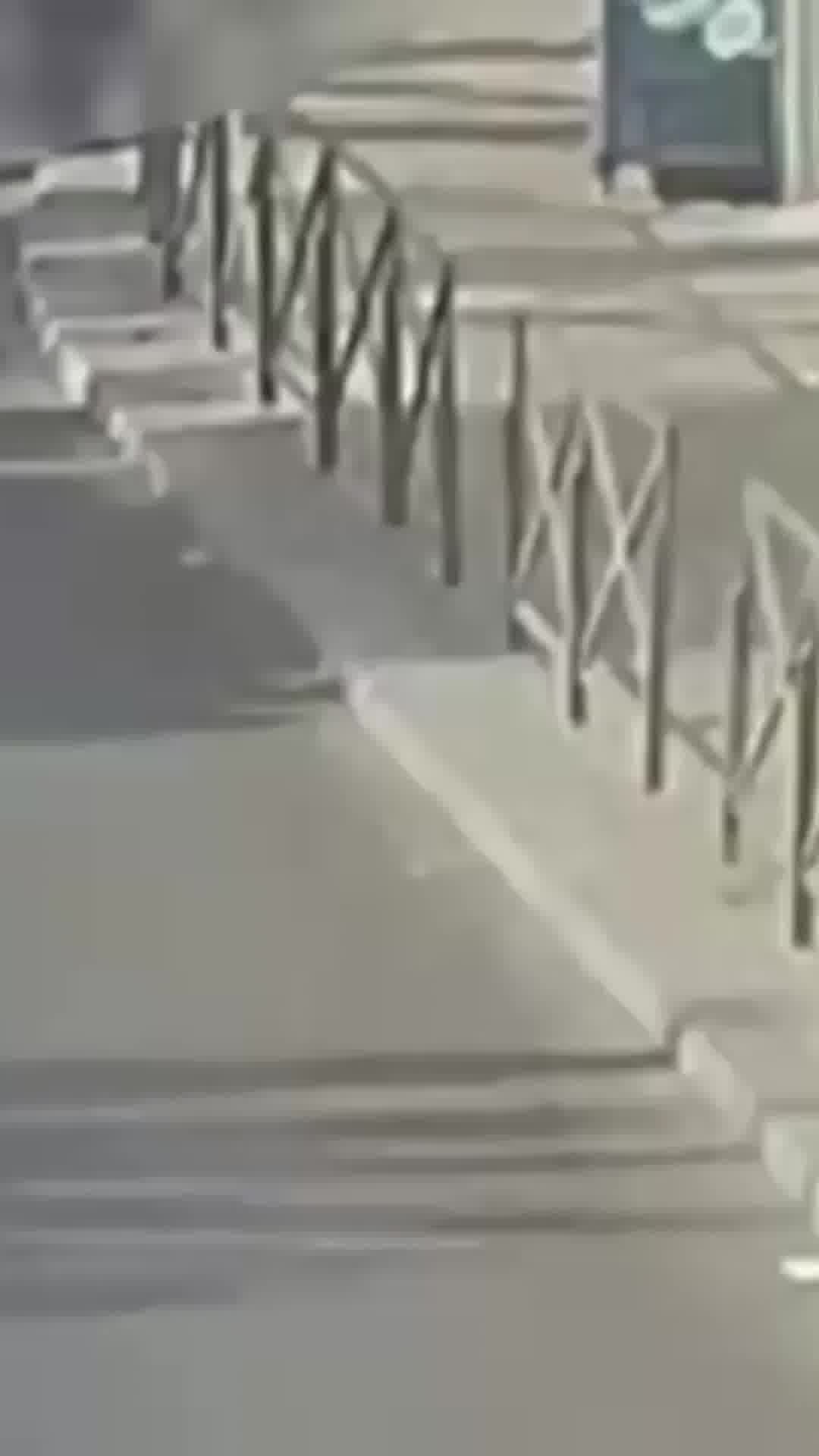 נהג רכב זרק כוס קפה על עוברי אורח במזרח ירושלים ממניע גזעני - ונעצר 