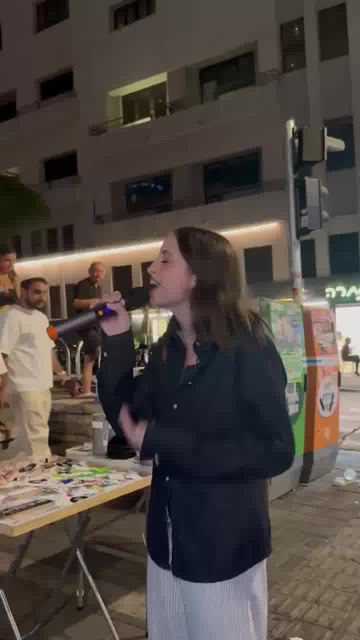 מיה סולימן צעדה אתמול ברחובות תל אביב וזה נגמר באופן מפתיע
