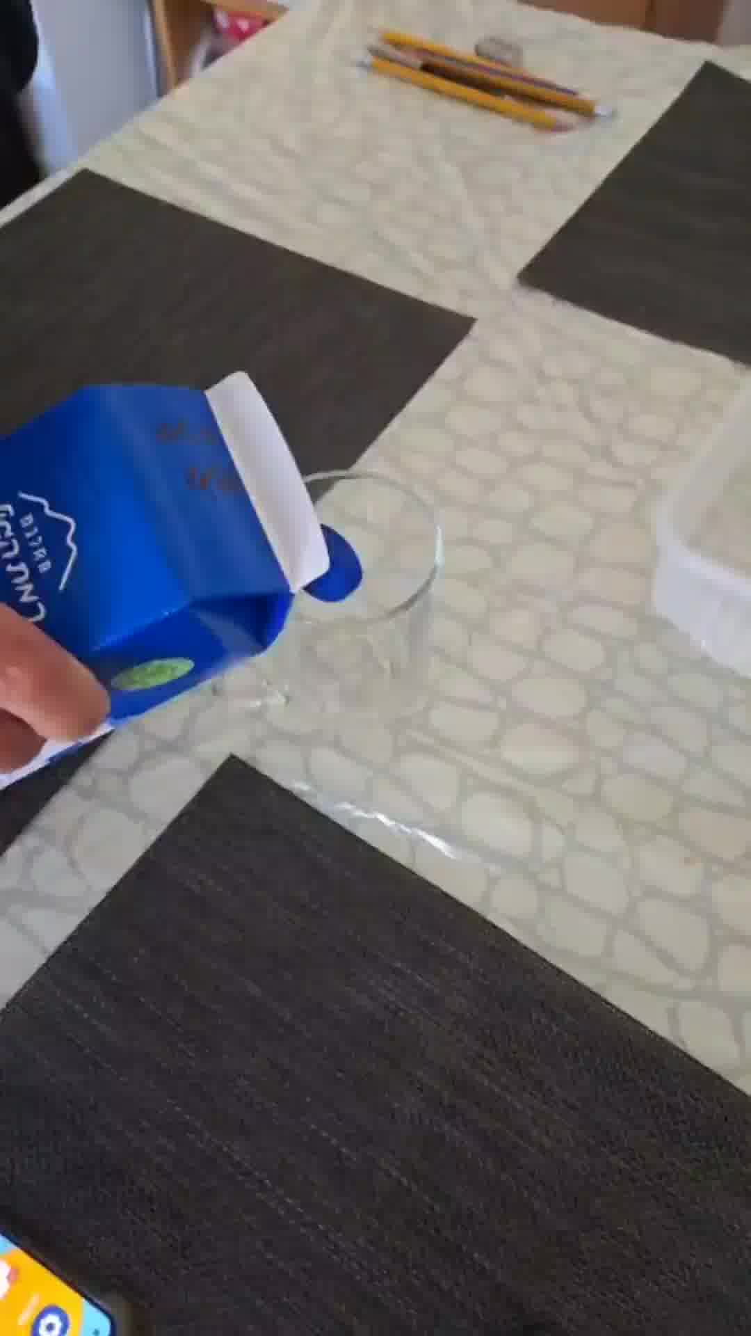 תושבים בירושלים קנו קרטוני חלב ממחלבות רמת הגולן וגילו בתוכם מים. תגובת המחלבה: "מדובר בטעות אנוש"
