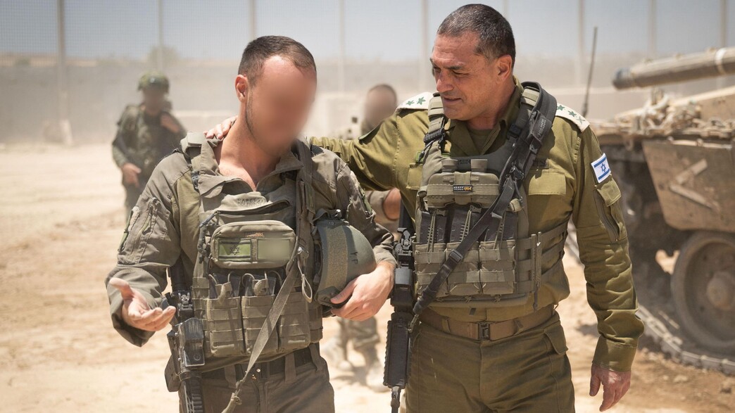 הרמטכ"ל אייל זמיר ובנו קצין השריון הרמטכ"ל אייל זמיר ובנו קצין השריון