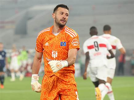 פרננדס. ייאבק עם פרץ על האפודה (Getty) (צילום: ספורט 5)