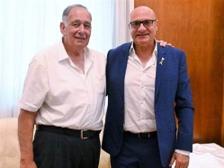 כיש סולחה. יהב וזוארץ (ראובן כהן, דוברות עיריית חיפה) (צילום: ספורט 5)