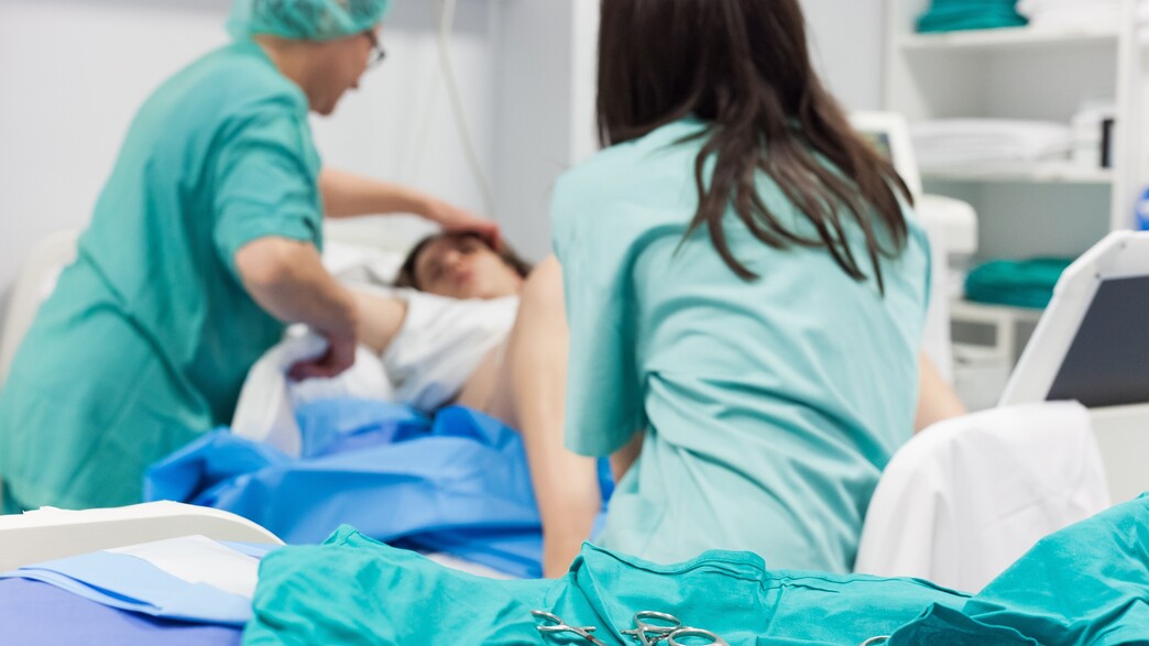 חדר לידה (1) חדר לידה (1)