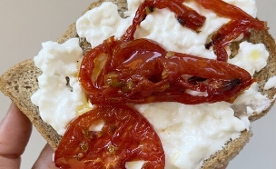 עגבניות מיובשות. שדרוג מטורף לכריכים (צילום: יעל קצב)