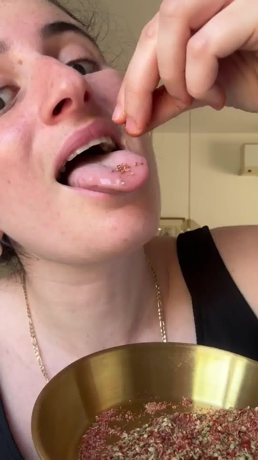 מהיום אתם מכינים תבלין לפיצה בעצמכם
