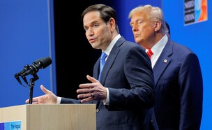 הנשיא טראמפ ושר החוץ רוביו (צילום: AP, Reuters)