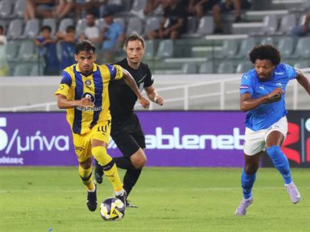 והסתבכה בקפריסין (האתר הרשמי של מכבי ת“א)