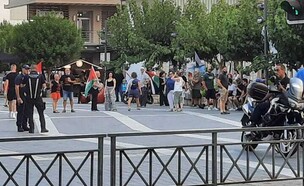 הפגנות פרו-פלסטיניות בלימסול (צילום: באדיבות המצלמת)