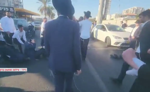 הפגנת הפלגים הקיצוניים נגד מעצר שלושת העריקים