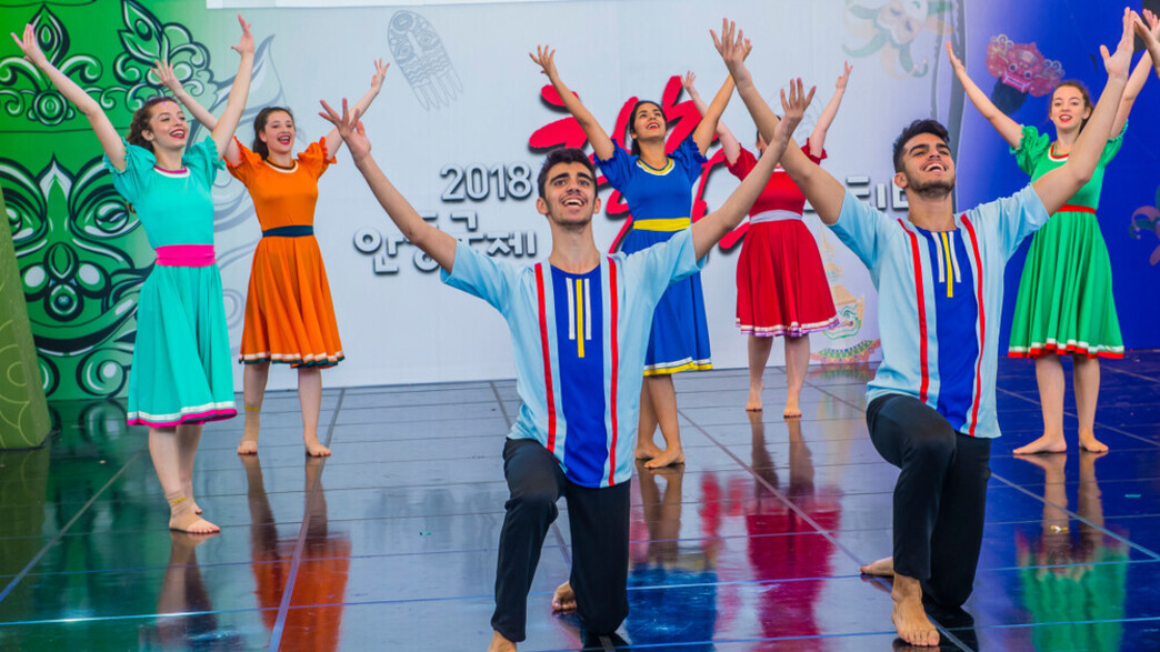 להקת מחול מכרמיאל בפסטיבל בדרום קוריאה