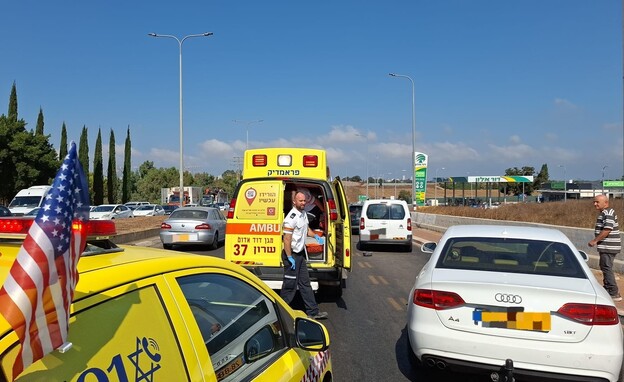 פיגוע דריסה סמוך לכפר יונה (צילום: דוברות מד"א)