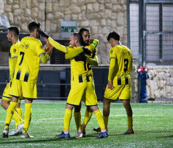 הקבוצה הבוגרת נסגרת. נורדיה (אורי לסלו)