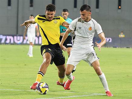 והסתבכה במשחק הראשון שלה העונה (צילום: אלן שיבר)