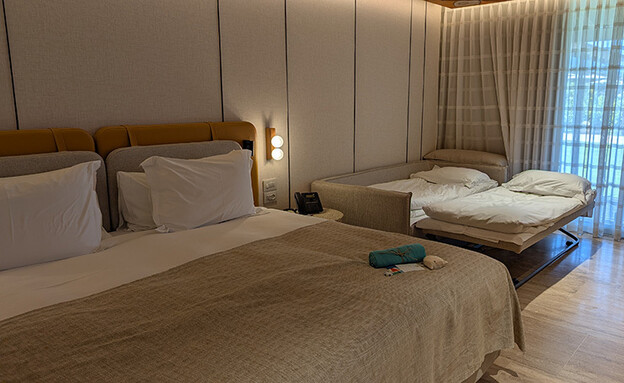 דן אכדיה דן אכדיה