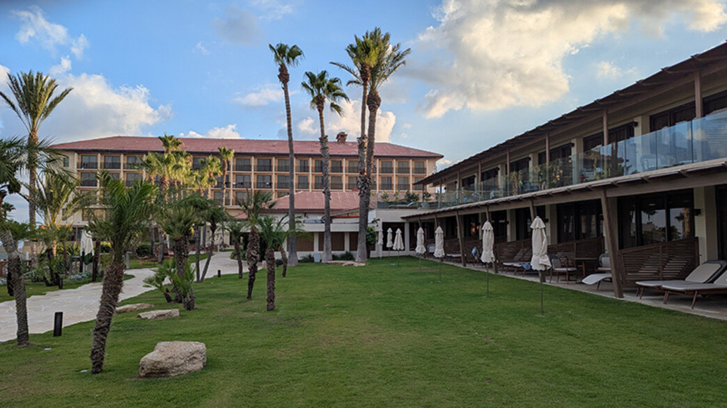 דן אכדיה דן אכדיה