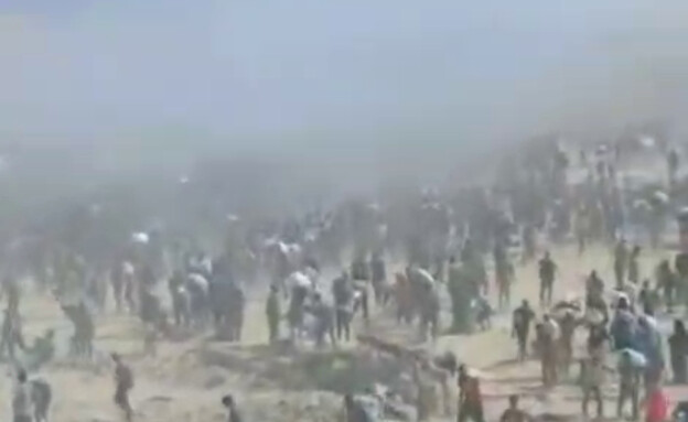 המונים עזתים מתנפלים על סיוע הומניטרי