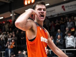 (FIBA) (צילום: ספורט 5)