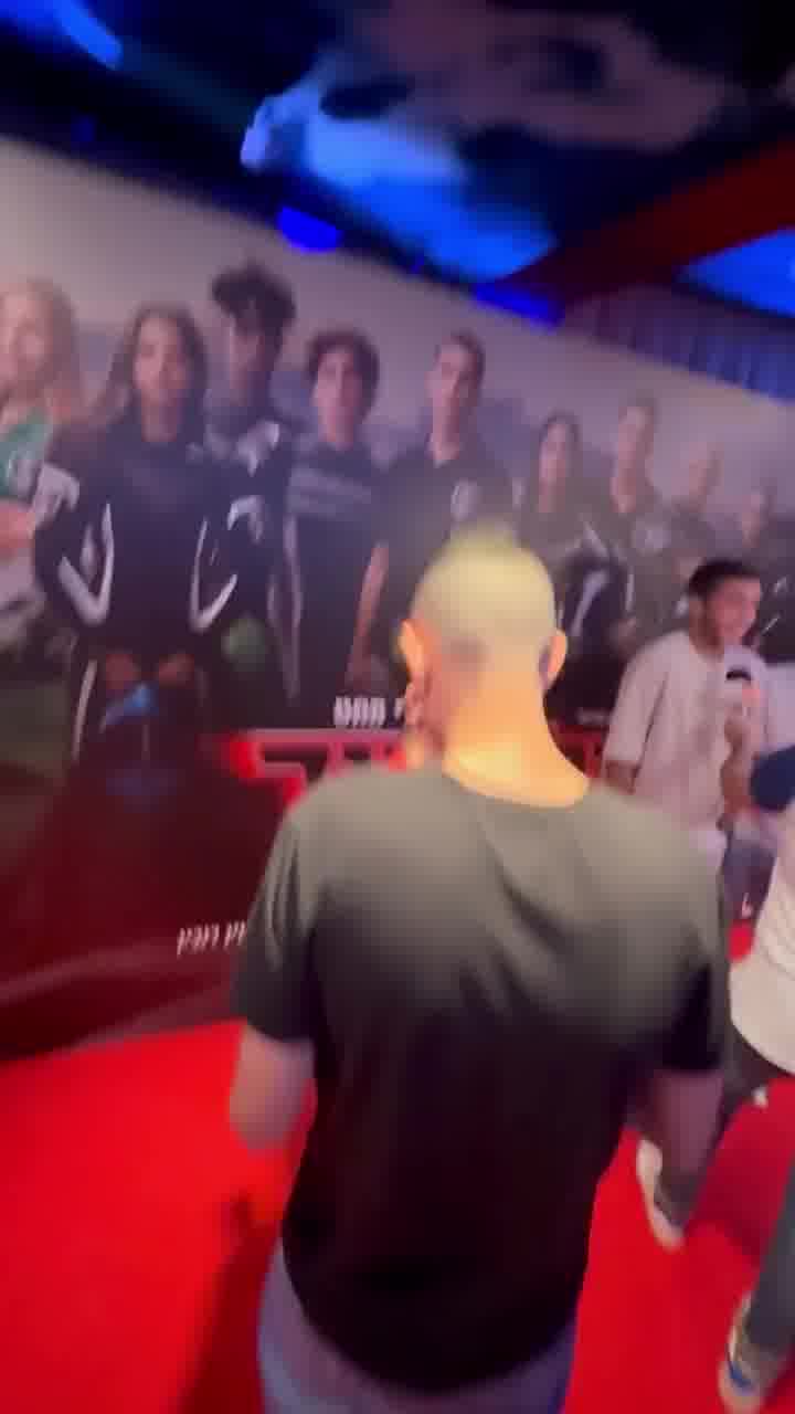 מחממים מנועים: בסינמה סיטי השיקו אמש את הסרט ״פול ספיד״, ובתפקיד הראשי בן סולטן