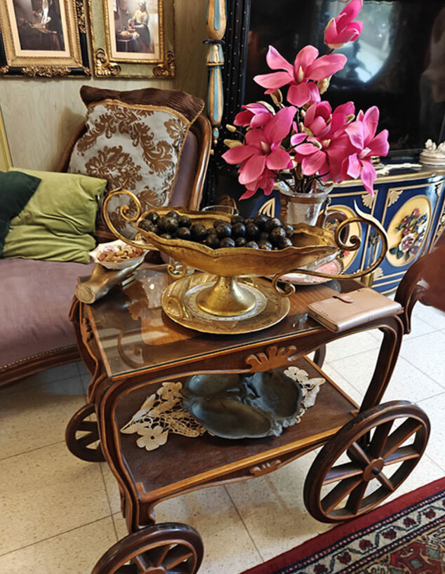 הארמון של מולי סלון עגלת תה