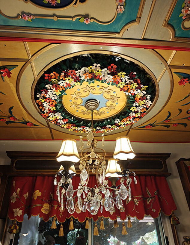 הארמון של מולי סלון תקרה