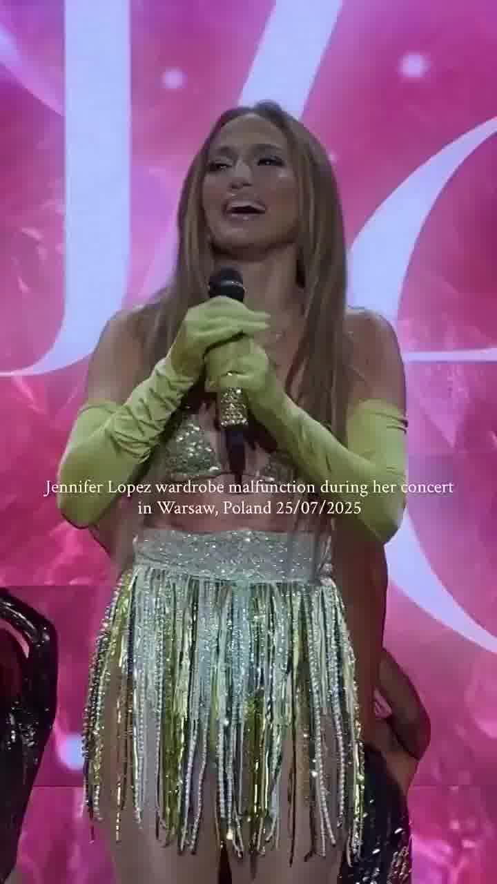 החצאית של ג׳יי לו נפלה באמצע ההופעה, היא לא התרגשה