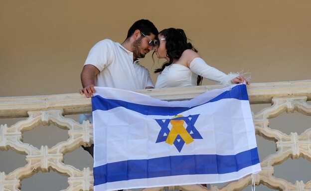 שחר ושיר שדחו את החתונה בגלל המו