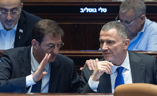 יולי אדלשטיין ובועז ביסמוט (צילום: יונתן זינדל, פלאש 90)