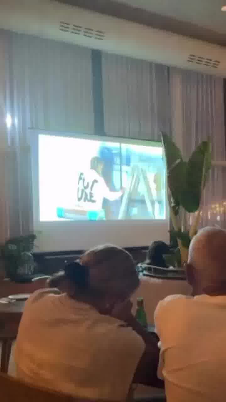 משפחת בוזגלו צופה לראשונה בעונה החדשה של ”הבוזגלוס“ שצפויה לעלות בקרוב