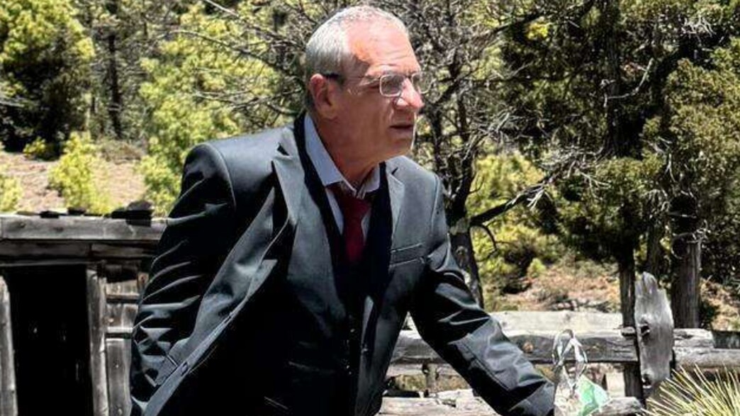 אלון אבוטבול, צילומי "כשעננים נופלים" אלון אבוטבול, צילומי "כשעננים נופלים"