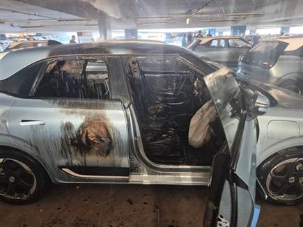 מה ההבדל בין אחסון רכבים חשמליים בחניות הקניון ליום בו מרבית הרכבי (צילום: ספורט 5)