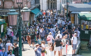 תיירים ונציה איטליה (צילום: getty images)