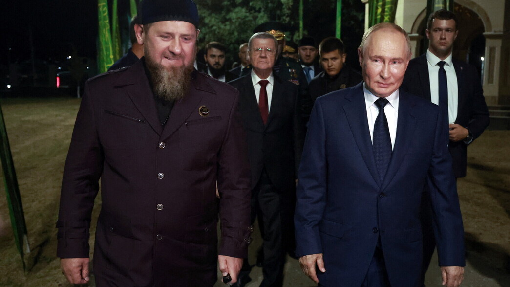נשיא צ'צ'ניה רמזאן קדירוב לצידו של פוטין נשיא צ'צ'ניה רמזאן קדירוב לצידו של פוטין