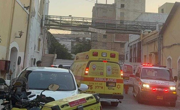 ראשון לציון: שתי נערות נפלו מבניין, מצבן אנוש וקשה (צילום: מד
