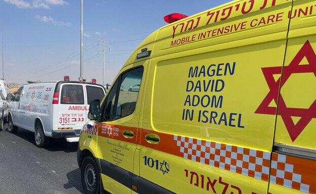 אירוע ירי בכביש 60 בגגב (צילום: דוברות מד"א)