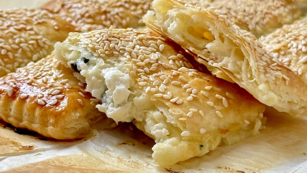 בורקס טריק גבינות ותרד.