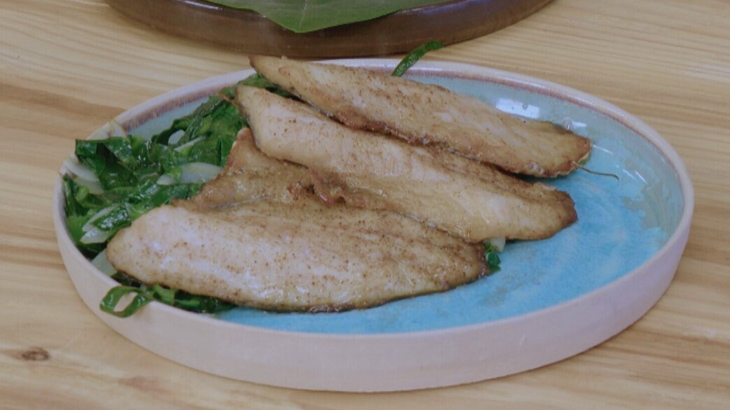 אמנון בר צלוי עם תרד, בצל וצ'ילי