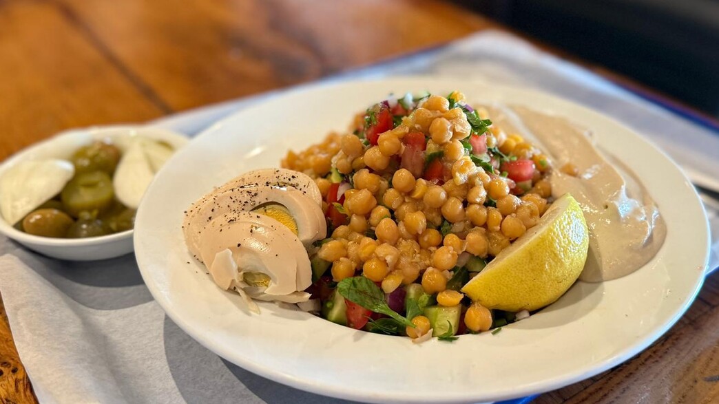 סלט חומוס של משוושה סלט חומוס של משוושה