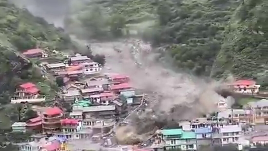 שיטפון קטלני פגע בעיירה בהודו שיטפון קטלני פגע בעיירה בהודו