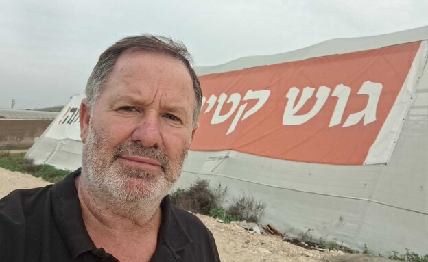 אביאל טוקר