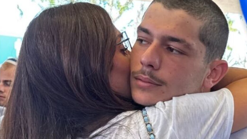 נעמה קסרי ובנה רועי בבקו"ם