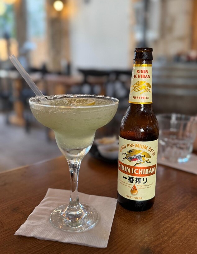 קוקטיילים, בירה ויין. הסושי של נועה