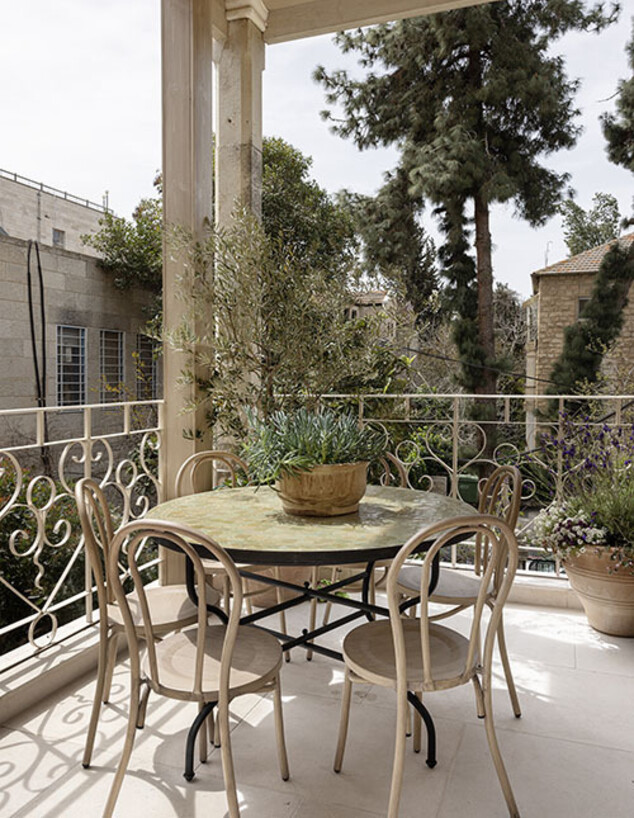 שרון טורין דירה ים תיכוני.ת הלבשה וסטיילינג שרון טורין דירה ים תיכוני.ת הלבשה וסטיילינג