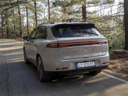 ליפ C10 “מאריך טווח“: מי שמביט מאחור לא יודע שאני לא רק חשמלי (צילום: ספורט 5)