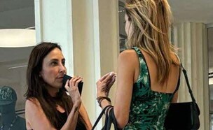 מירי מיכאלי בפגישה עם עורכת הדין שלה (צילום: פול סגל)