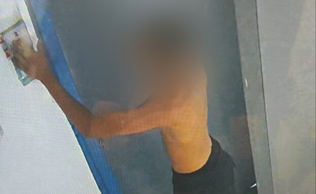 תיעוד מתוך התחנה רגע לפני שהקטין נמלט
