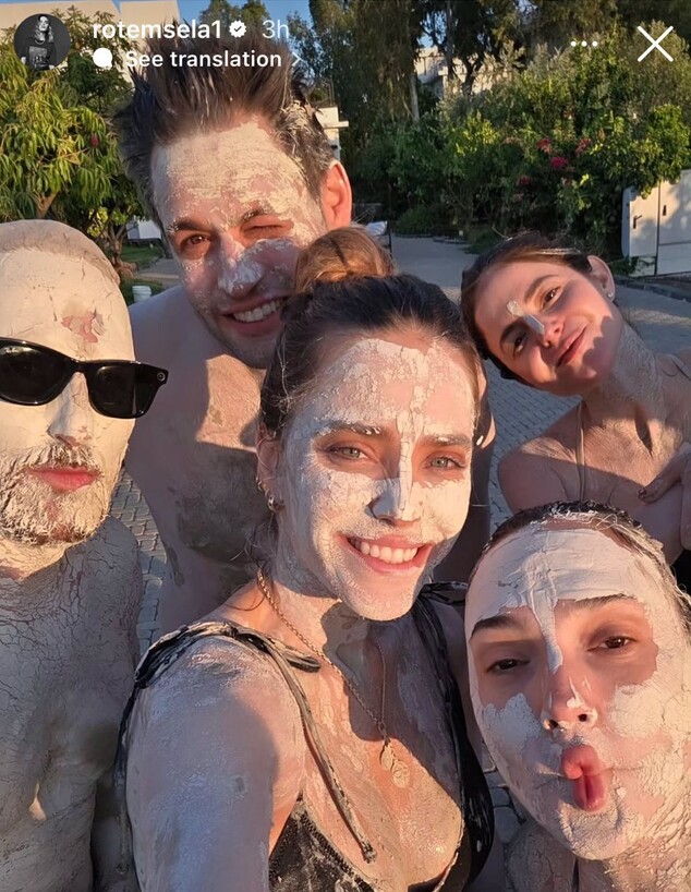 גל גדות חוגגת יום הולדת 40 בישראל עם הבסטיות